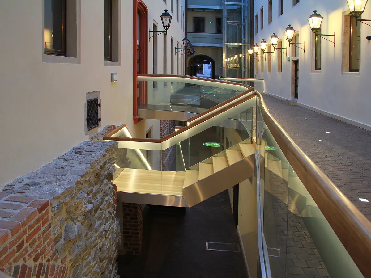 img_68ac372fbf90f4.74299028