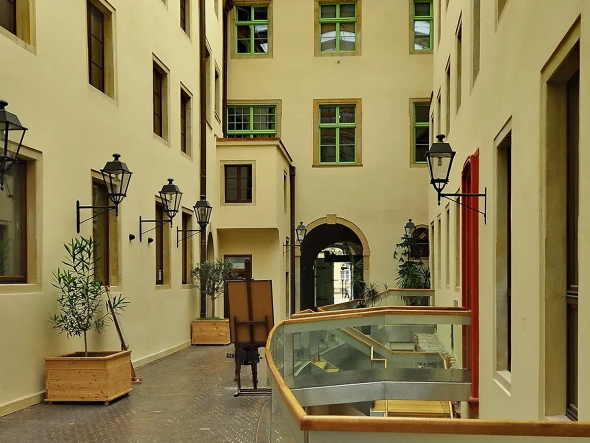 img_68ac37306a8bb4.70958774