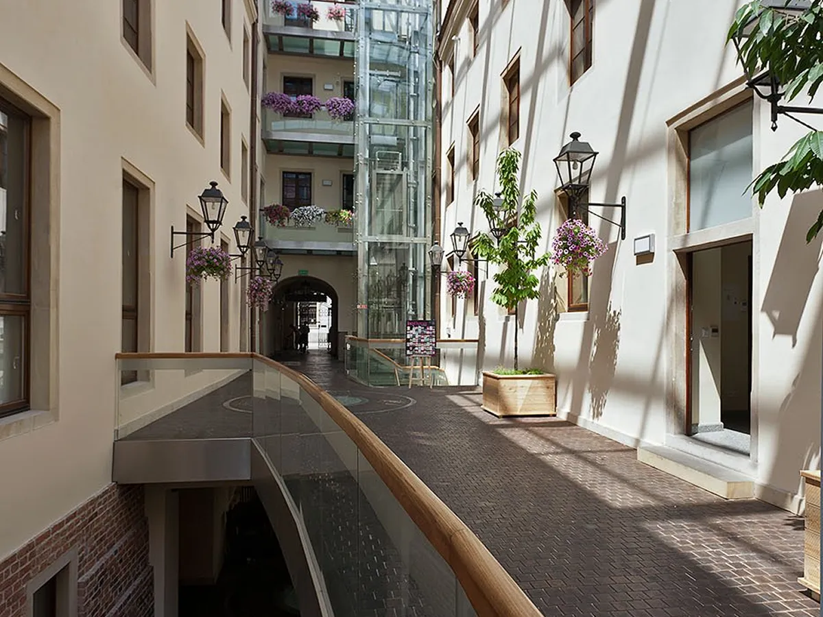 img_68ac3733e07b64.03596747